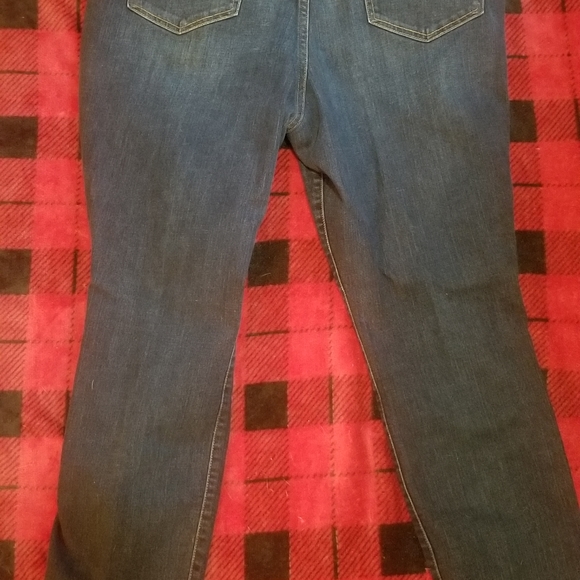 Old Navy Sweetheart Jeans - Picture 3 of 4